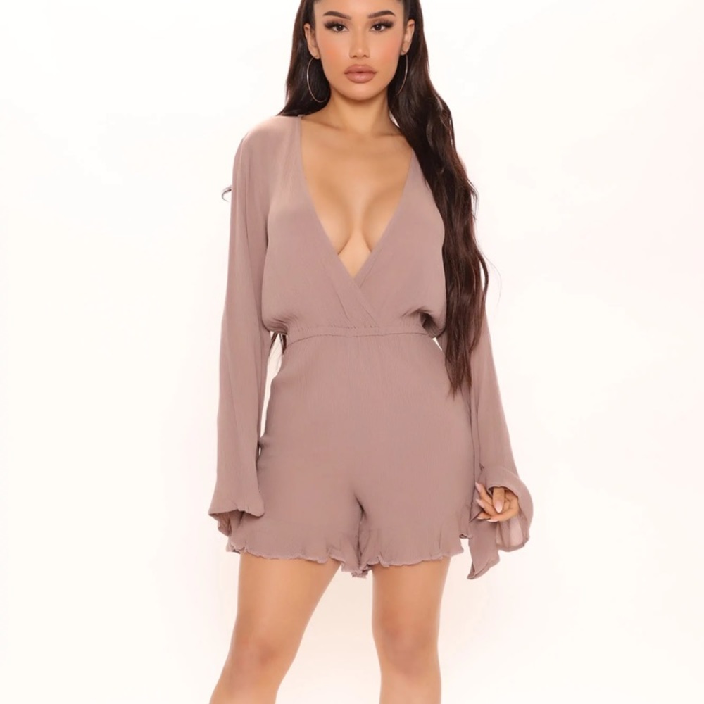 ☀️ Fashion Nova Breezy Summer Romper in taupe☀️
